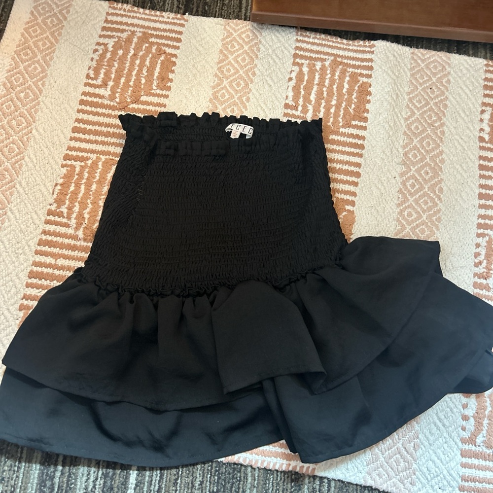 TCEC boutique ruffle skirt